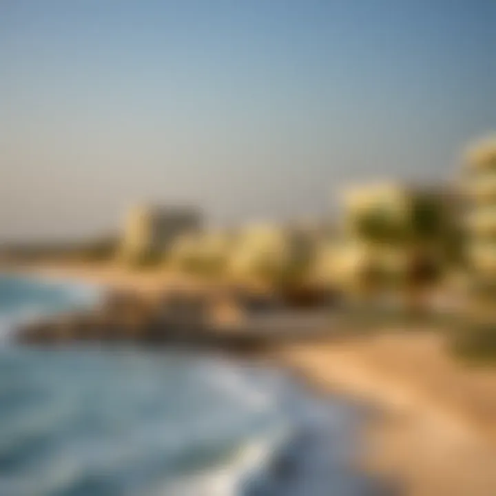 Visual comparison of La Mer Beach with other nearby beach locations.